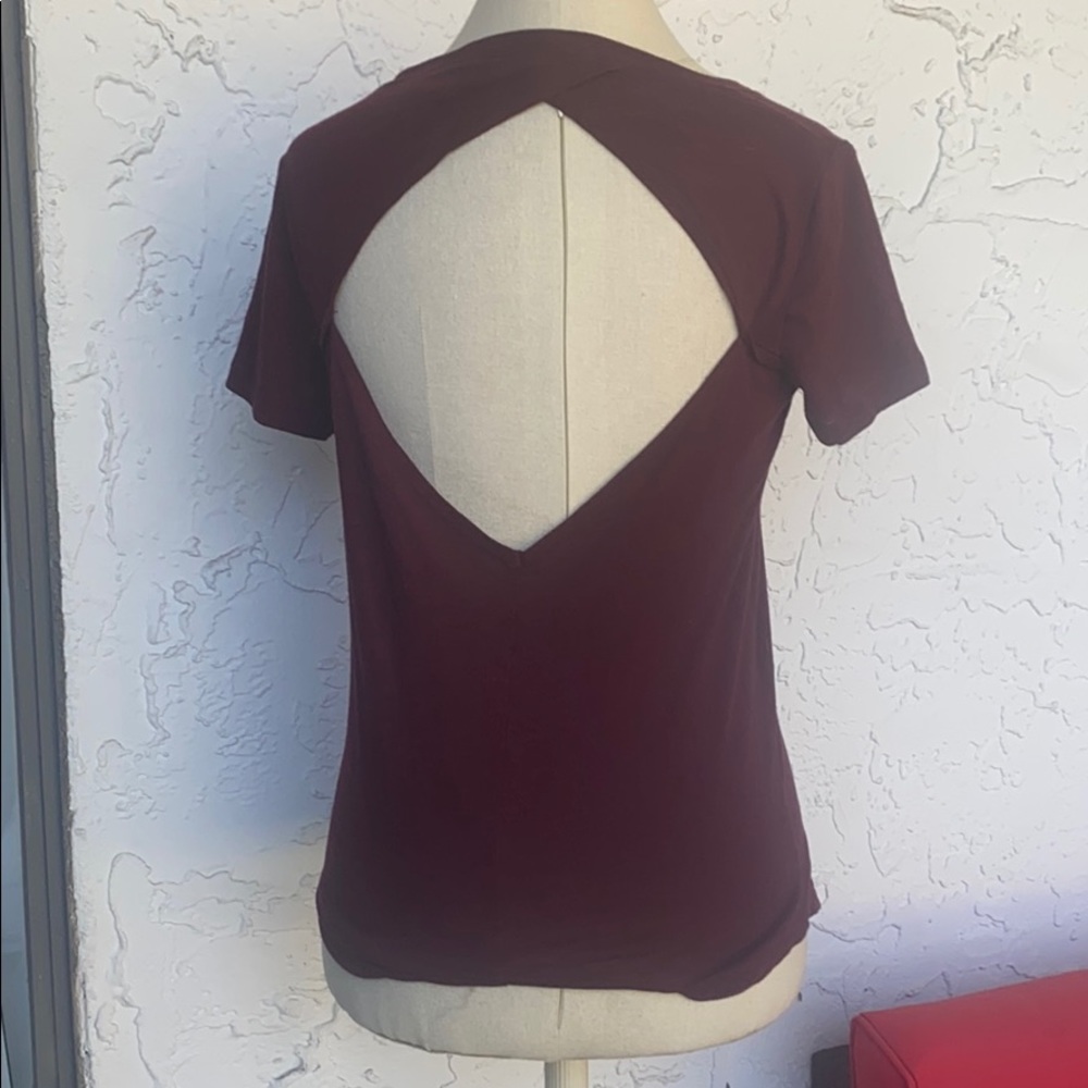 EUC PINK by VS maroon open back s/s t-shirt